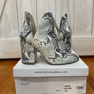 Snake print Steve Madden 7.5 heeled booties